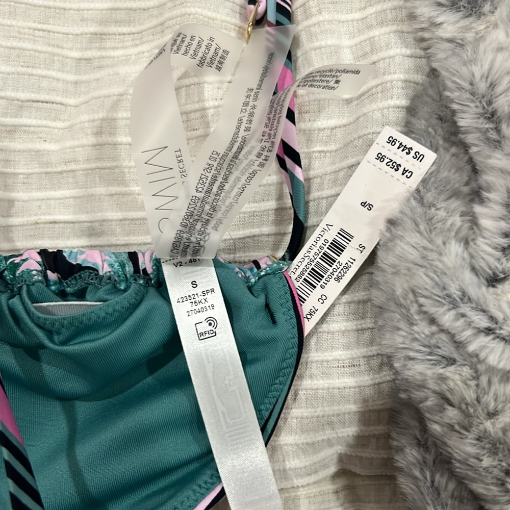 Victoria's Secret Pink and Blue Floral Bikini Top - Picture 3 of 4